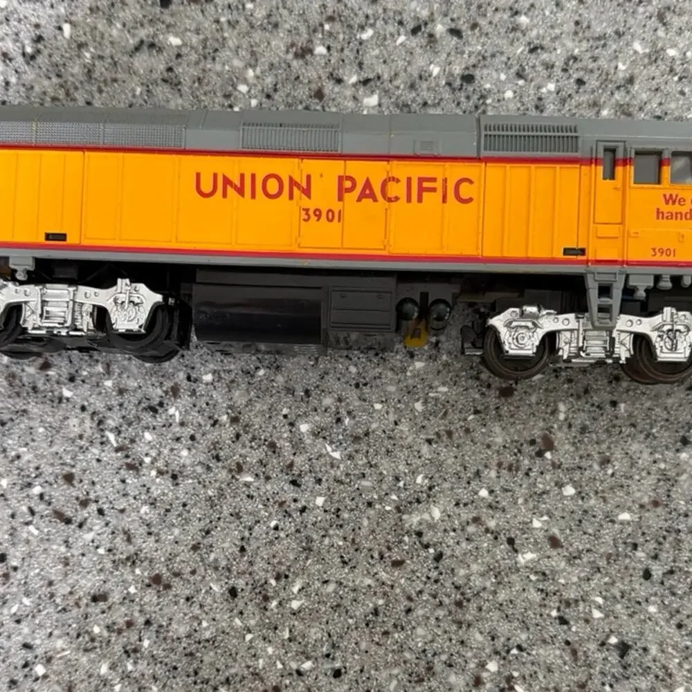Life-Like HO Scale Union Pacific 3901 Locomotive